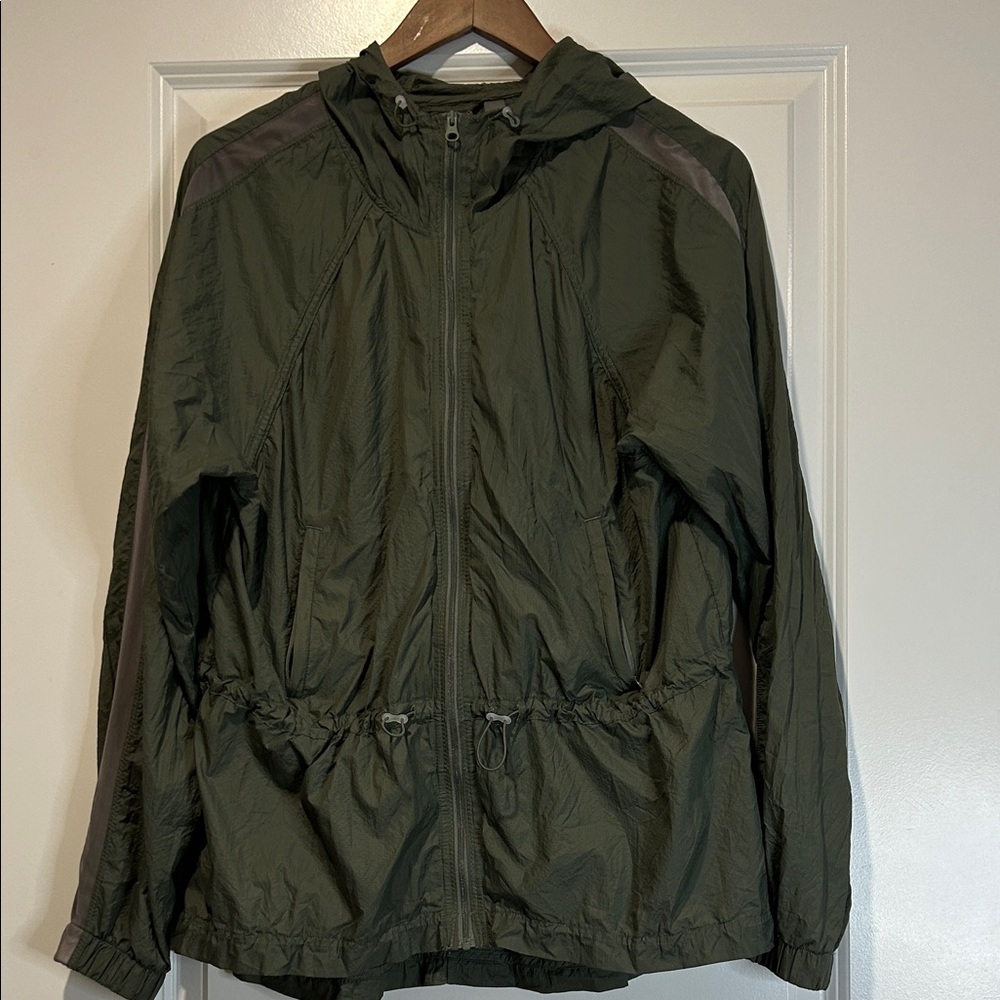 Zella Fresh Air Hooded Nylon Jacket with a drawstring wais